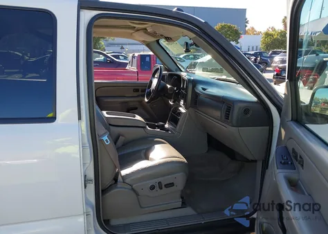 2005 Chevrolet Tahoe Z71 z USA, uszkodzony, nr VIN 1GNEK13T55R198323